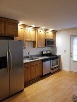 2864 Fort Bridgman Rd, Unit 2 in Vernon, VT - Building Photo