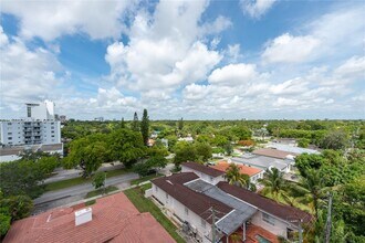 2400 SW 3rd Ave in Miami, FL - Building Photo - Building Photo