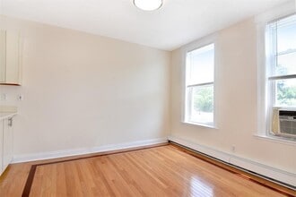 106 Fourth Ave in Pelham, NY - Building Photo - Building Photo