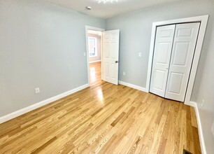 7 Ward St, Unit 1 in Somerville, MA - Building Photo - Building Photo