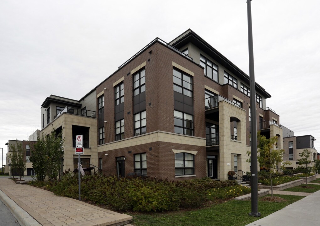 250 Glenroy Gilbert Dr in Ottawa, ON - Building Photo