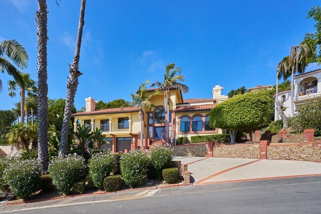 32425 Aqua Vista Dr in Rancho Palos Verdes, CA - Building Photo - Building Photo