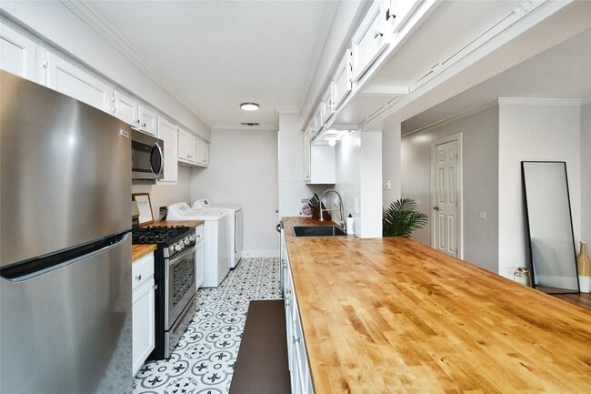 property at 6426 Kentwick Dr