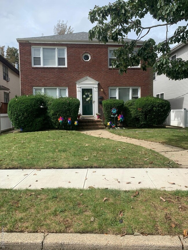 property at 71 Evergreen Ave