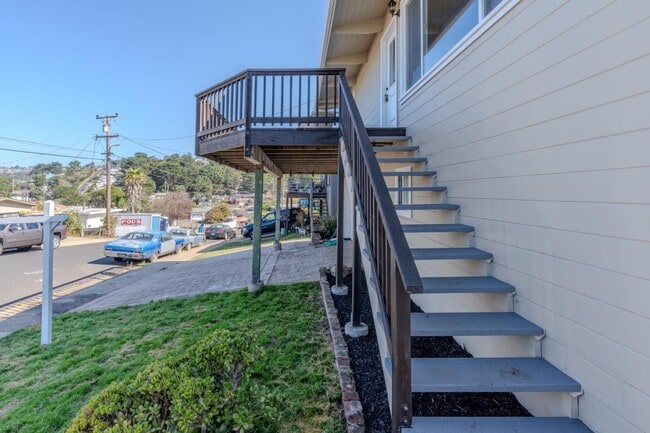 820 Edgemar Ave in Pacifica, CA - Building Photo - Building Photo