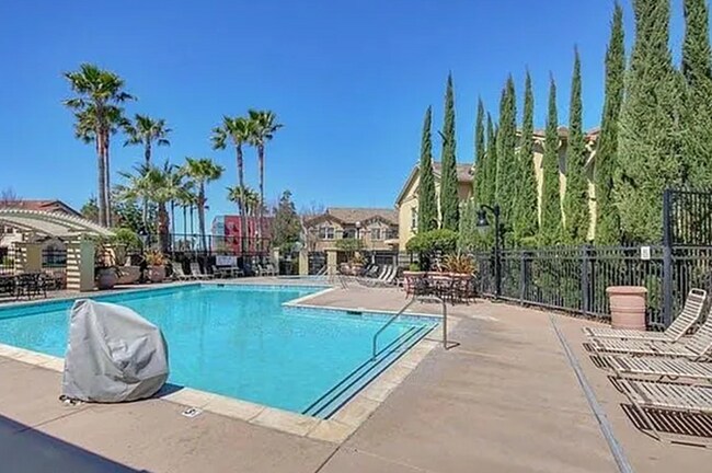 3301 N Park Dr in Sacramento, CA - Building Photo - Building Photo