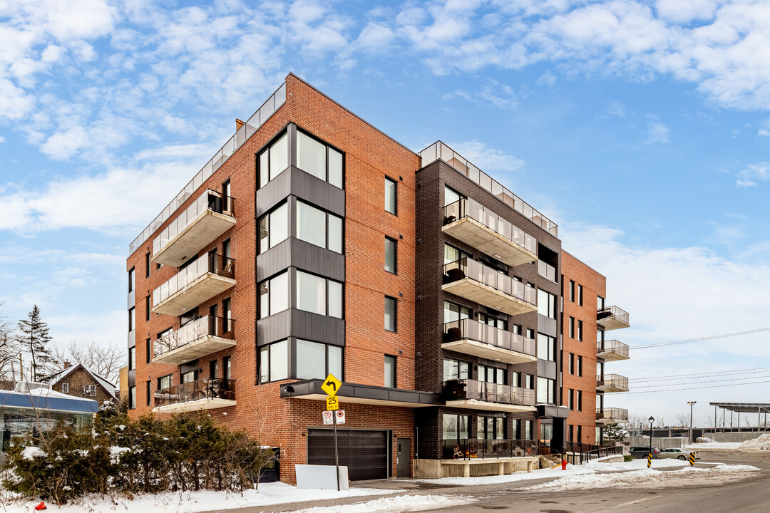 Lara Condos in Montréal, QC - Building Photo