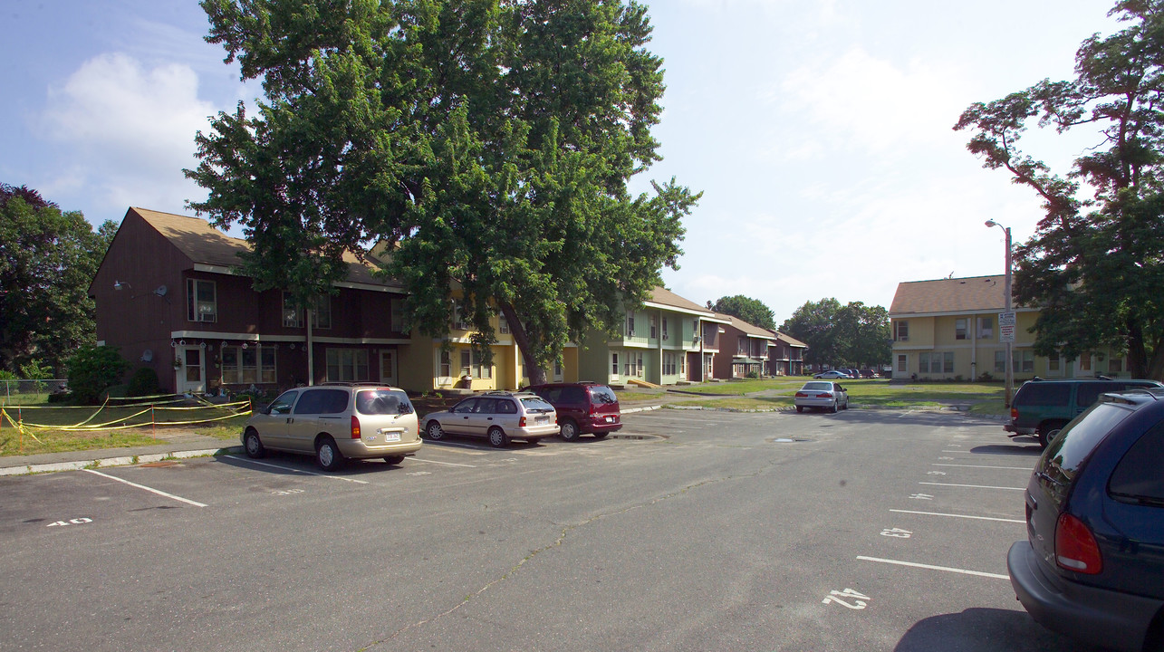 Cathedral Hill Apartments in Springfield, MA - Building Photo