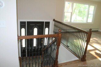 81 Woodridge Dr S in Stamford, CT - Building Photo - Building Photo