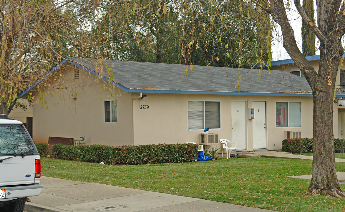 2739-A-2739-B Lanning Ave in Redding, CA - Building Photo