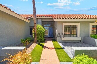 8134 S Jentilly Ln in Tempe, AZ - Building Photo - Building Photo