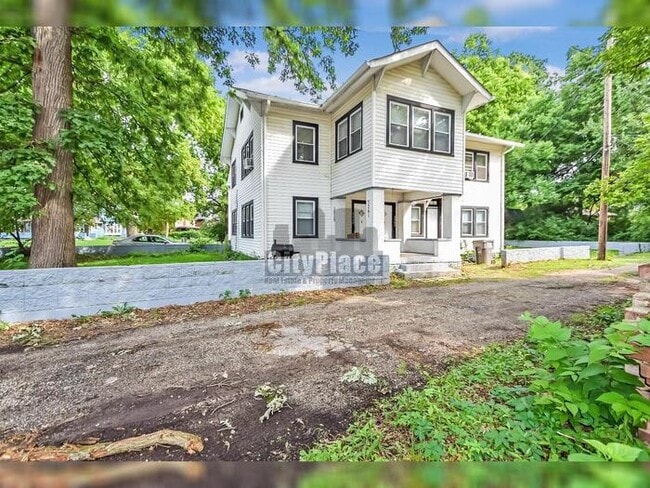 property at 3261 Carrollton Ave