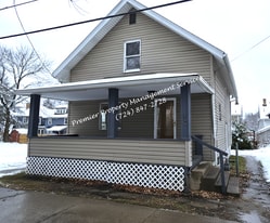 199 Mills Way in New Castle, PA - Building Photo