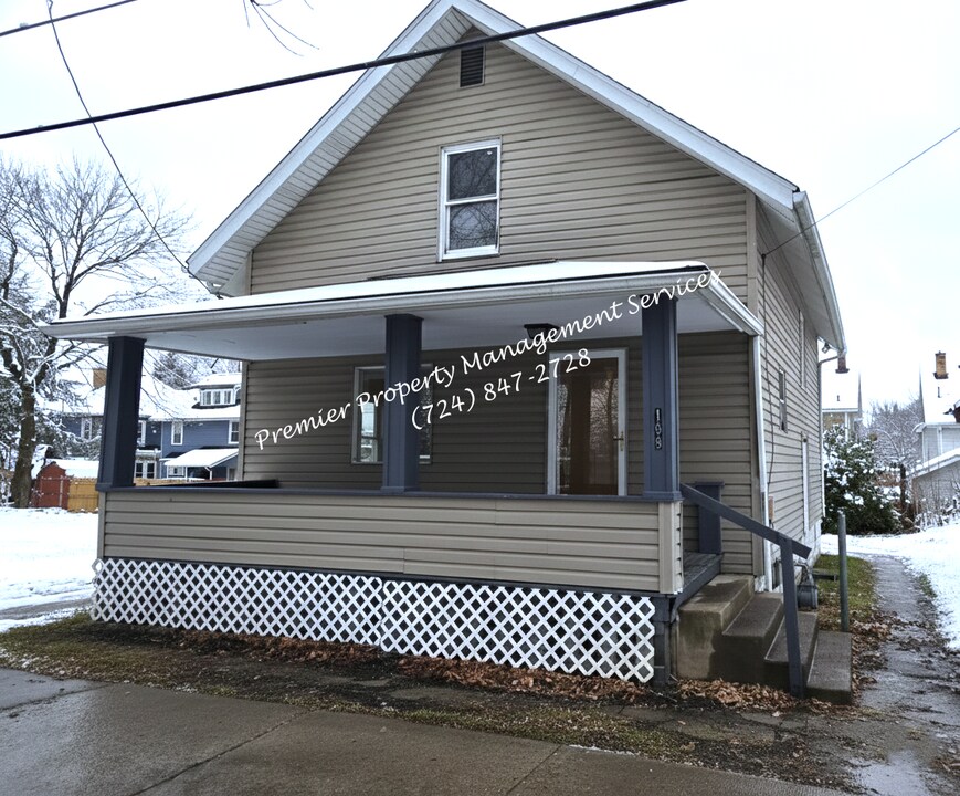 199 Mills Way in New Castle, PA - Building Photo