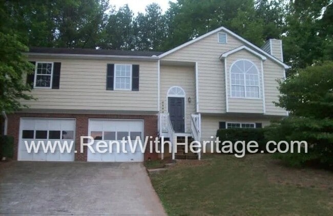 6395 Holborne Ln in Douglasville, GA - Building Photo - Building Photo