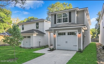 8939 India Ave in Jacksonville, FL - Building Photo