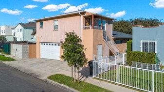 1300 W 83rd Pl in Los Angeles, CA - Building Photo