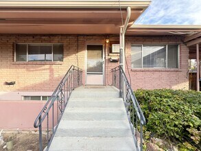 68 N Yale St, Unit 2 in Nampa, ID - Building Photo - Building Photo