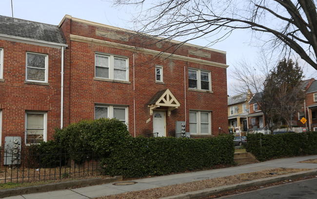 1424 Staples St Ne in Washington, DC - Building Photo - Building Photo