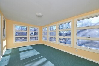 18 Forest St, Unit 2 in Lexington, MA - Building Photo - Building Photo