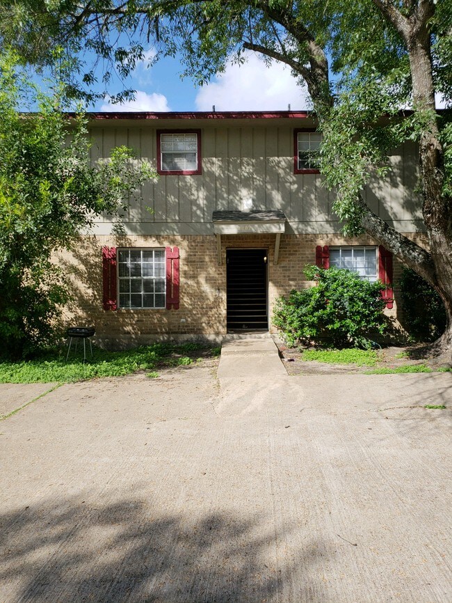 2402 Jaguar Dr Rentals in Bryan, TX