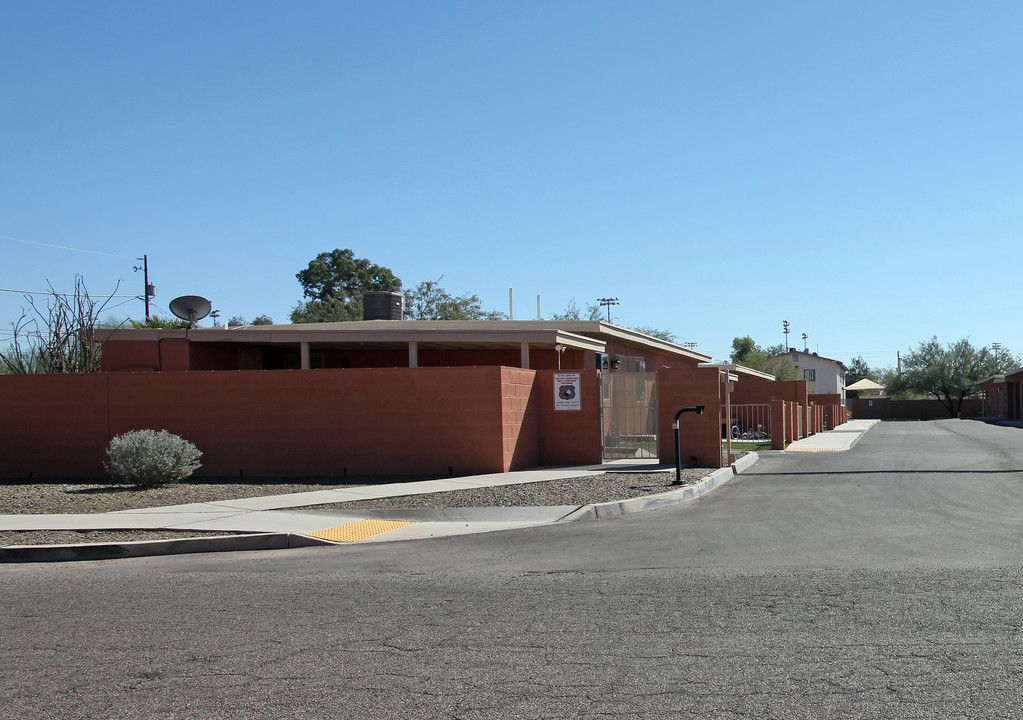 219-225 W King Rd in Tucson, AZ - Building Photo