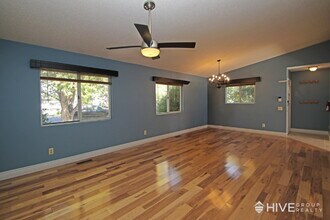 1041 Oak View Ct in Harrisonburg, VA - Building Photo - Building Photo