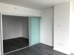 1688 Pine St, Unit E-904 in San Francisco, CA - Building Photo - Building Photo