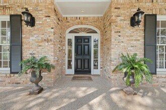 4 Rock Way Cove in Rollingwood, TX - Building Photo - Building Photo