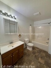 35 SE 18th St in Pendleton, OR - Building Photo - Building Photo