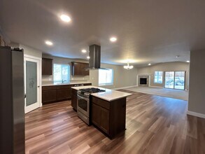 2534 SW Newberry Loop in Redmond, OR - Building Photo - Building Photo