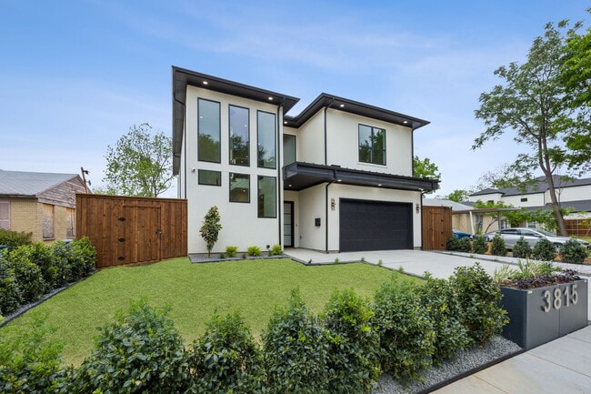 property at 3815 Hawick Ln