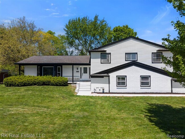 property at 30728 W 14 Mile Rd