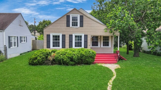 property at 415 10th Ave N