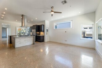 2808 W 44th St in Austin, TX - Building Photo - Building Photo