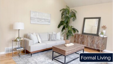 8017 Showcase Ln in Sandy, UT - Building Photo - Building Photo