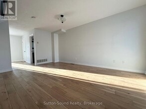 1392 14th Ave E in Owen Sound, ON - Building Photo - Building Photo