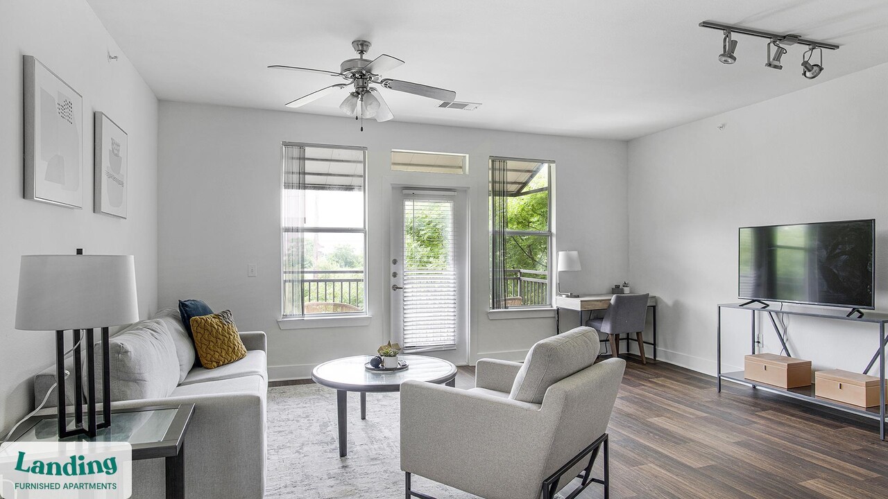 7373 Valley View Ln in Dallas, TX - Building Photo