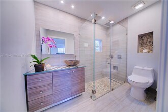 7 Montilla Ave in Coral Gables, FL - Building Photo - Building Photo