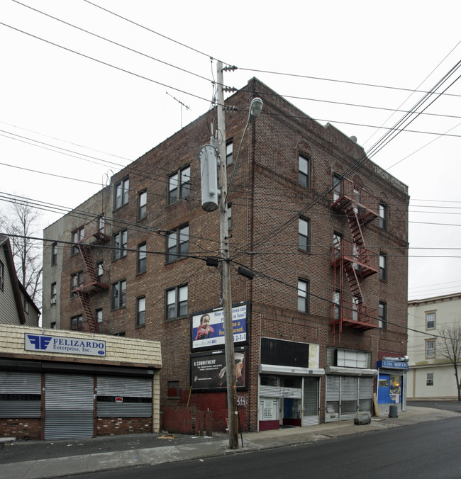 Sydney Arms in Mount Vernon, NY - Building Photo - Building Photo