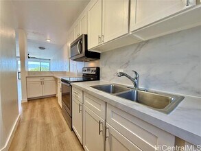 98-660-660 Moanalua Loop in Aiea, HI - Building Photo - Building Photo