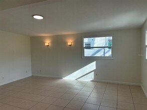 6905 S Trask St in Tampa, FL - Foto de edificio - Building Photo