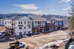 32 Iron Horse Blvd in Simsbury, CT - Building Photo