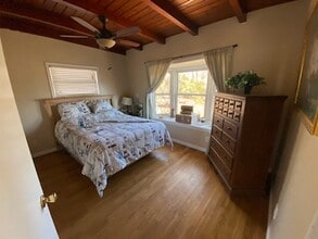 8780 Bay Dr in Gainesville, GA - Foto de edificio - Building Photo