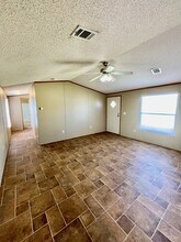 400 NW 12th St in Andrews, TX - Foto de edificio - Building Photo