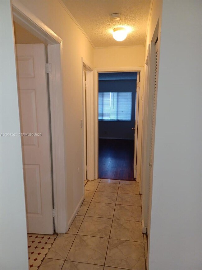 5820 NW 21st St in Lauderhill, FL - Building Photo - Building Photo