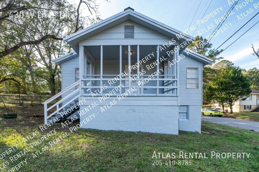 430 W Lake Dr in Bessemer, AL - Building Photo