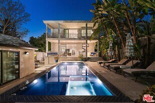 1724 N Sierra Bonita Ave in Los Angeles, CA - Building Photo