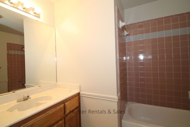 3275 Etta Kay Ln in Kempner, TX - Foto de edificio - Building Photo