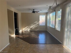 10526 Cliff Lake St in Las Vegas, NV - Building Photo - Building Photo